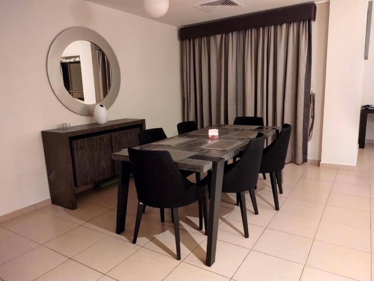 Lunar Cozy Hostel - Jbr Dubai Bagian luar foto