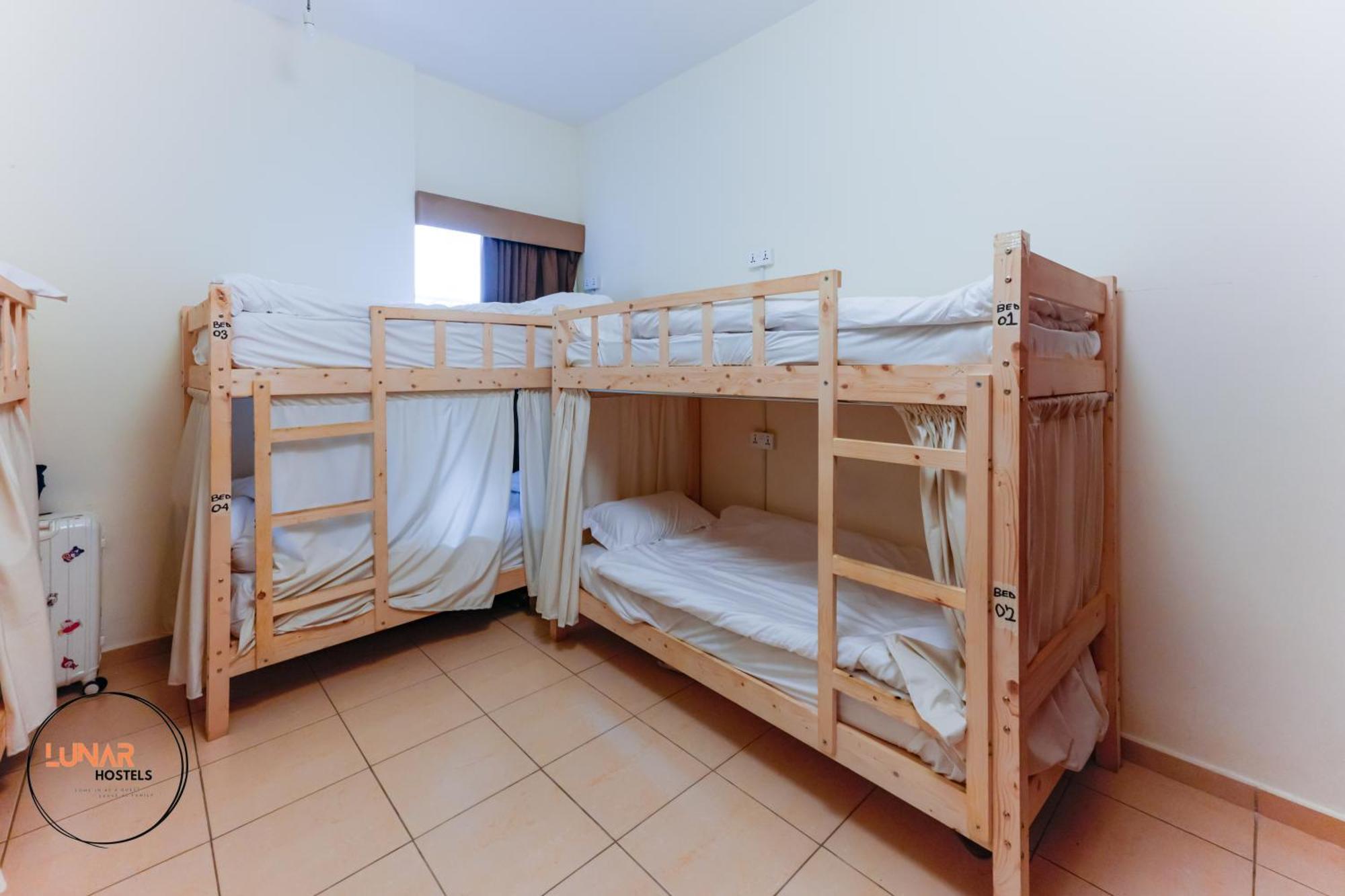 Lunar Cozy Hostel - Jbr Dubai Bagian luar foto