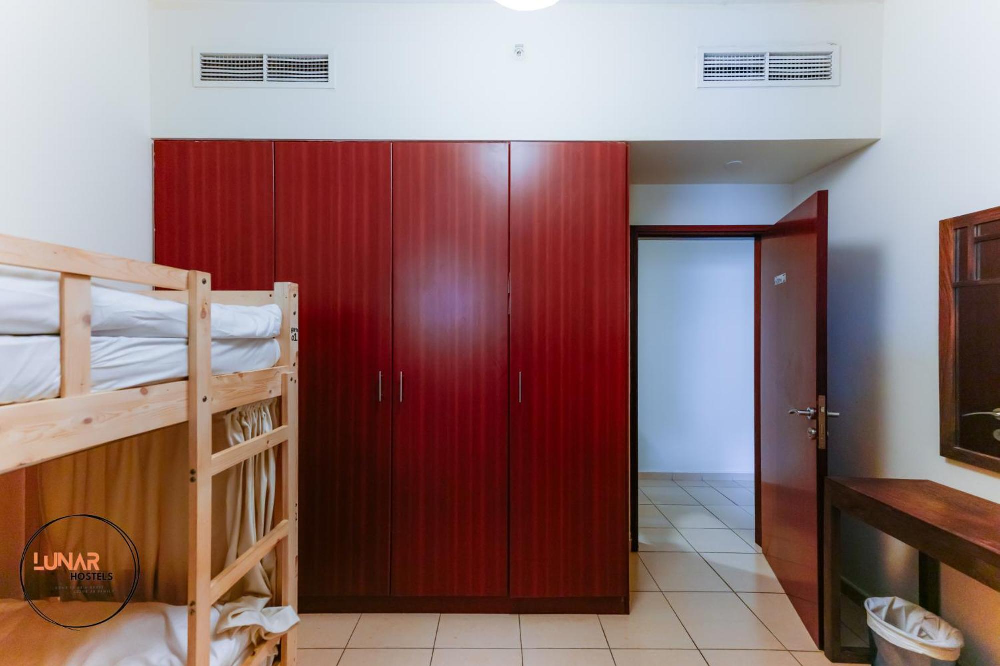 Lunar Cozy Hostel - Jbr Dubai Bagian luar foto