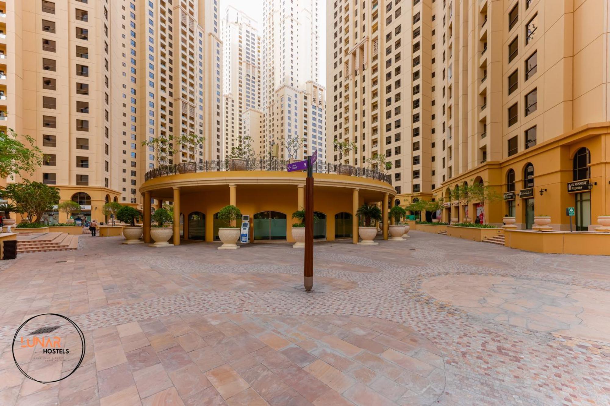 Lunar Cozy Hostel - Jbr Dubai Bagian luar foto