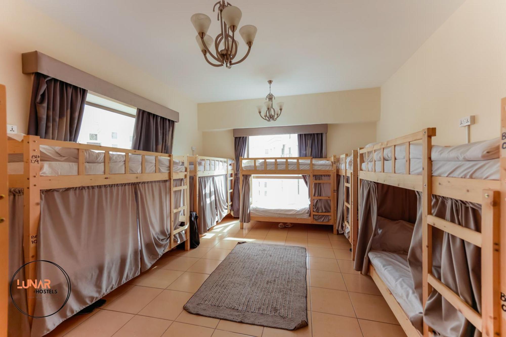 Lunar Cozy Hostel - Jbr Dubai Bagian luar foto