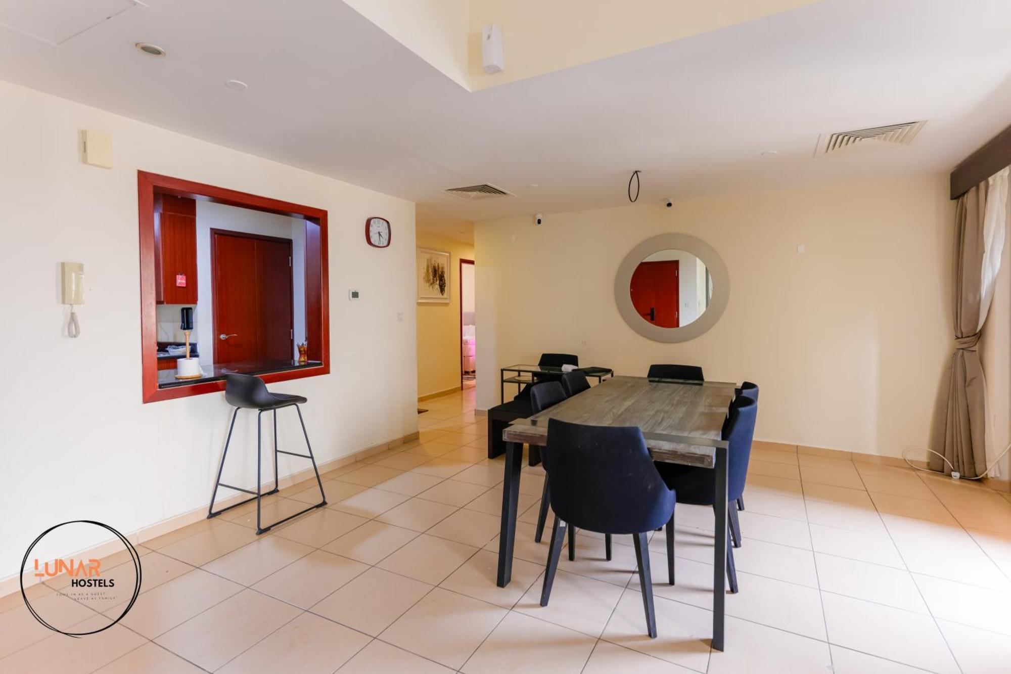 Lunar Cozy Hostel - Jbr Dubai Bagian luar foto