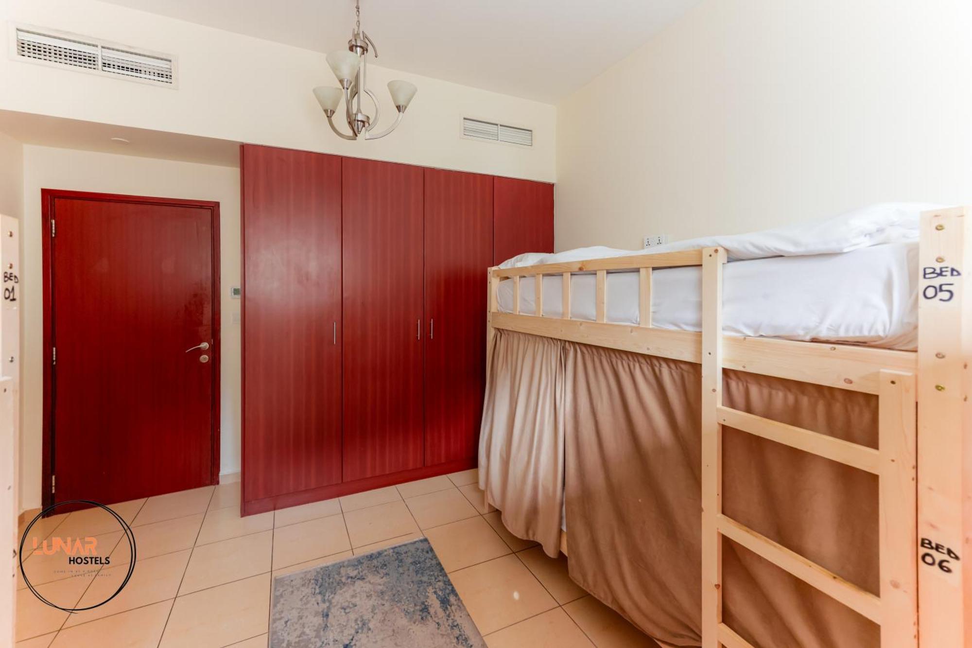Lunar Cozy Hostel - Jbr Dubai Bagian luar foto