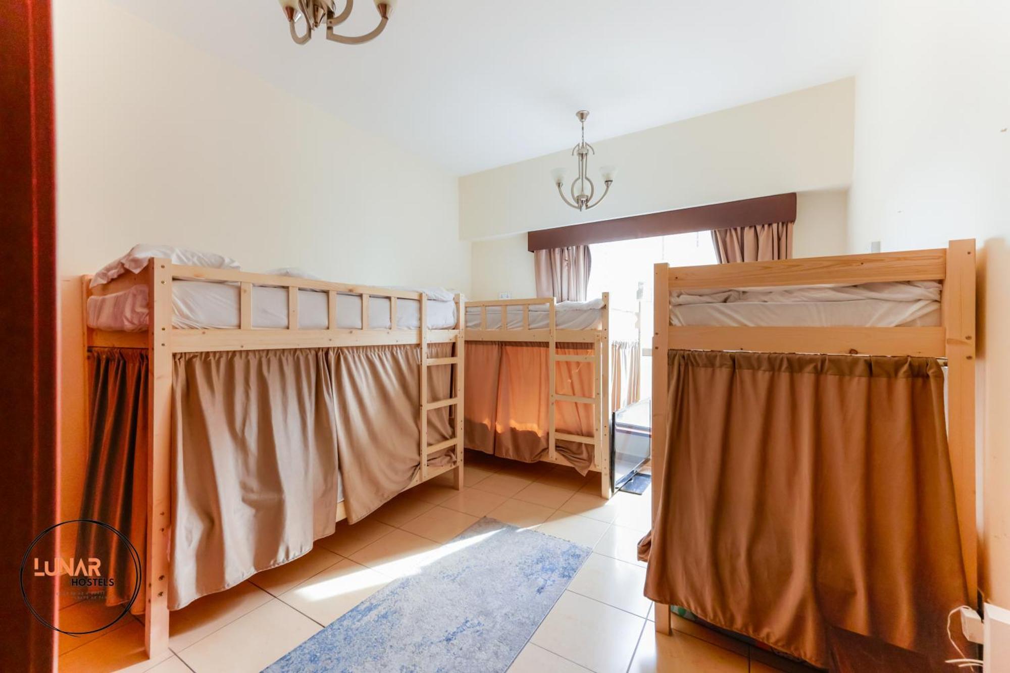 Lunar Cozy Hostel - Jbr Dubai Bagian luar foto