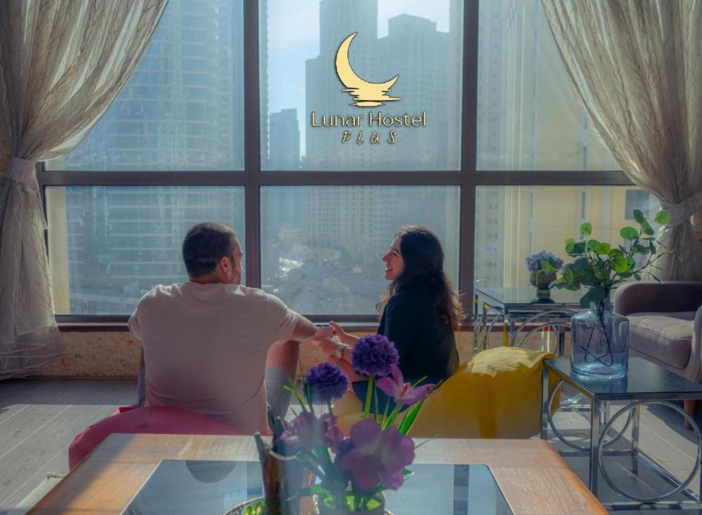Lunar Cozy Hostel - Jbr Dubai Bagian luar foto