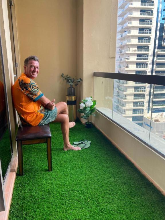 Lunar Cozy Hostel - Jbr Dubai Bagian luar foto