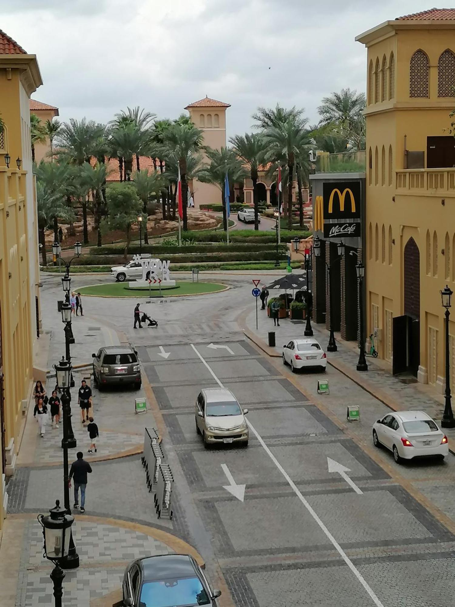 Lunar Cozy Hostel - Jbr Dubai Bagian luar foto